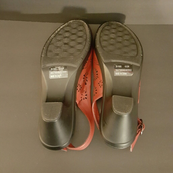 Easy Street Comfort Wave Red Sandals size 6.5 - Picture 5 of 8
